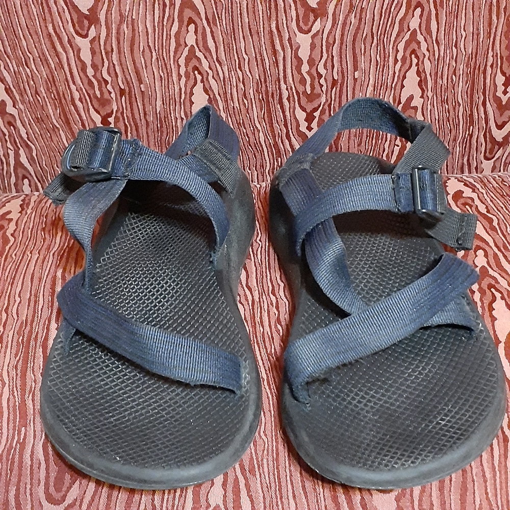 CHACO VIBRAM MEN'S SIZE 12 BLACK AND BLUE